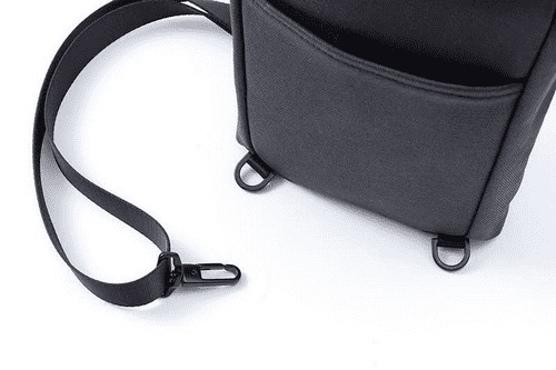 Тыльная сторона рюкзака Сяоми с креплениями для плечевого ремня
